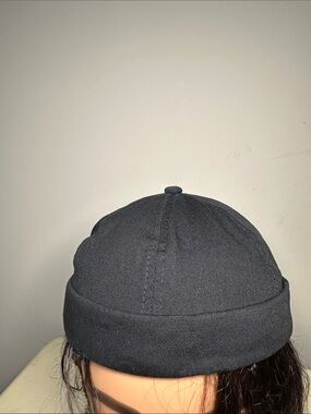 Gegeen Domog Black Cuffed brimless Cap